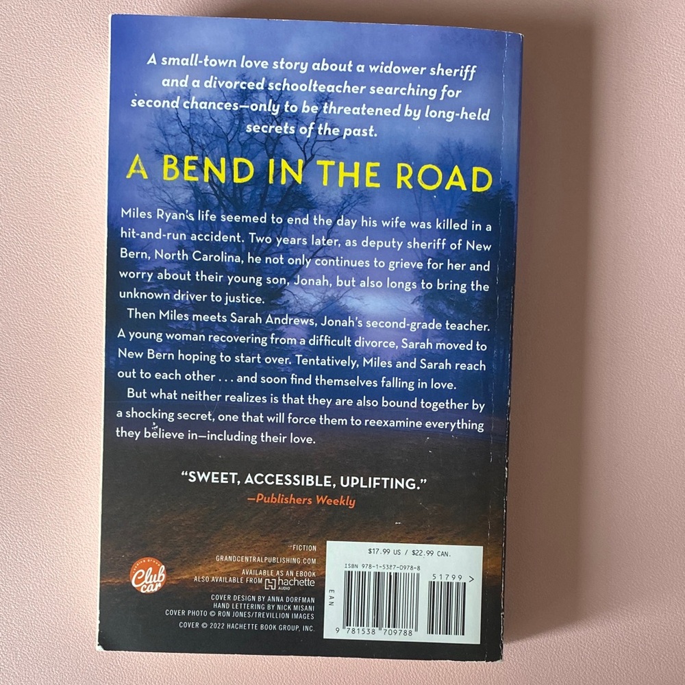 A Bend in the Road by Nicholas Sparks - Picture 2 of 3